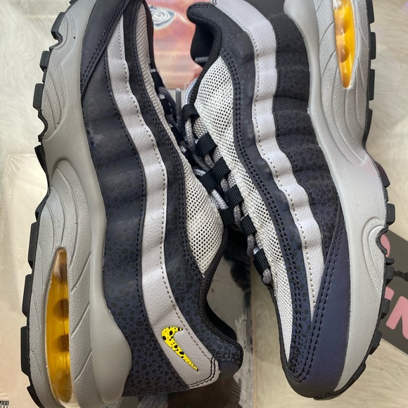🆕 Nike Air Max 95 Off Noir - Size: Womens 7 - Picture 7 of 10